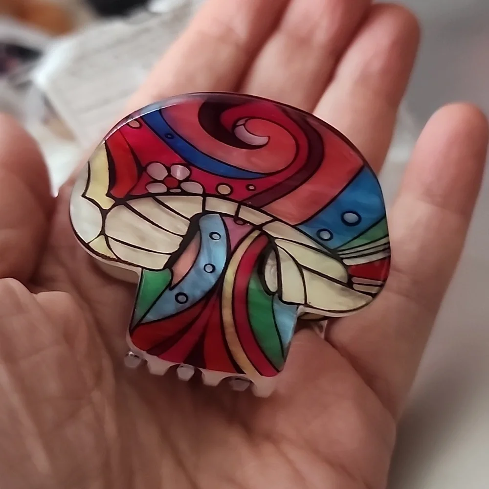 HIPPIE mushroom Hair Claw Limited  Quanity